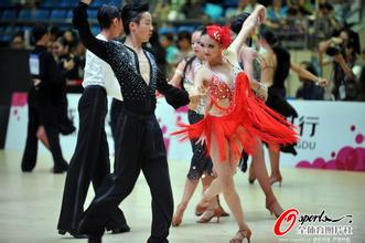 �齫�ƾŴ�С��Ƶ���м�ί��ͨ�ֻ�һ���ٱ� ƽ��90����һ��...